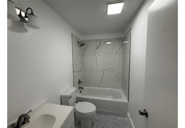 7020 SW 45TH AVE Condo photo 8