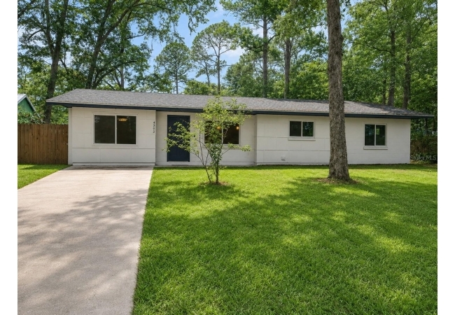 4302 NW 21ST DR House photo 1