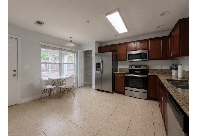 4663 SW 48TH DR #137 Condo photo 3