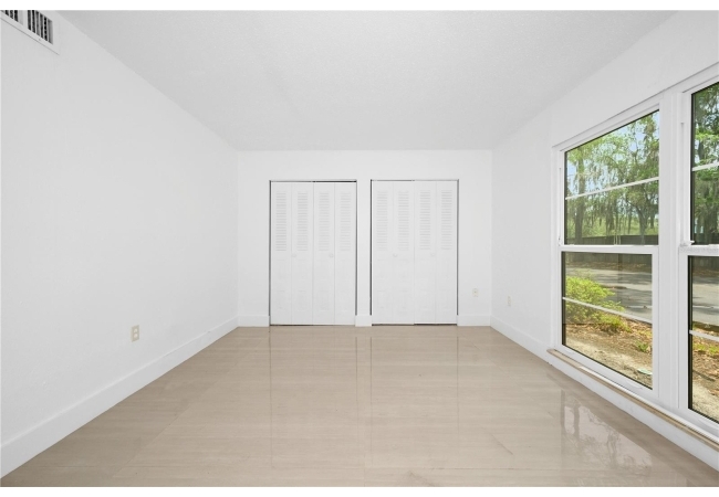 2811 SW ARCHER RD #T157 Condo photo 11
