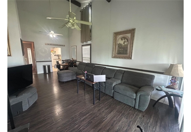 6519 W NEWBERRY RD #309 Condo photo 2