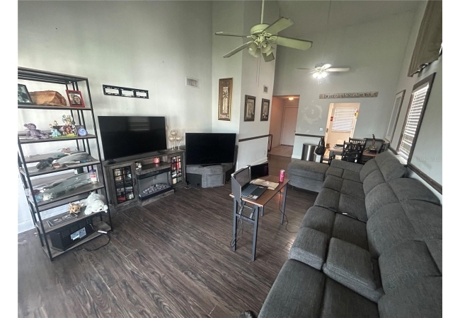 6519 W NEWBERRY RD #309 Condo photo 3