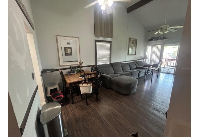 6519 W NEWBERRY RD #309 Condo photo 4