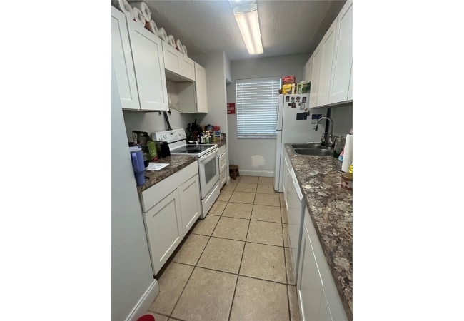 6519 W NEWBERRY RD #309 Condo photo 8
