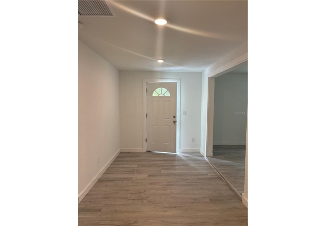312 SE 49TH DR House photo 2