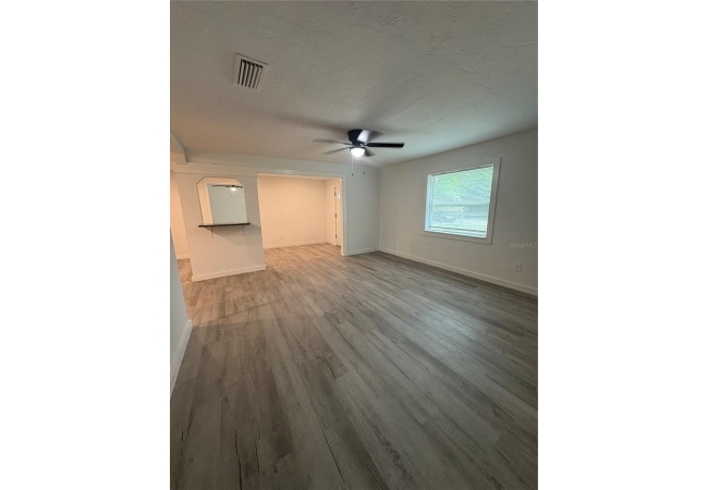 312 SE 49TH DR House photo 4