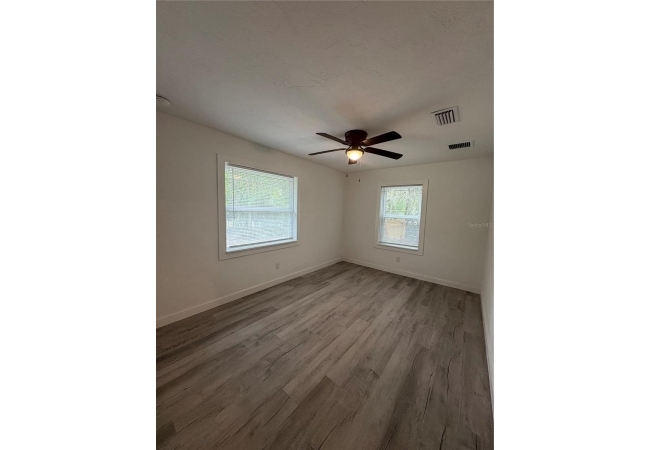 312 SE 49TH DR House photo 8