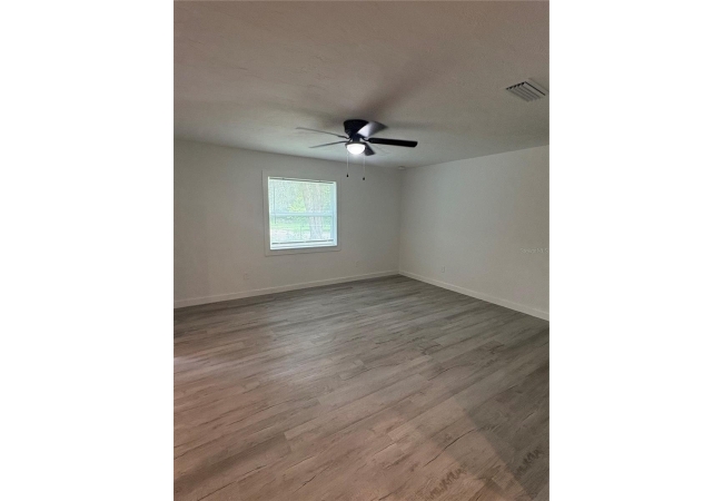 312 SE 49TH DR House photo 15