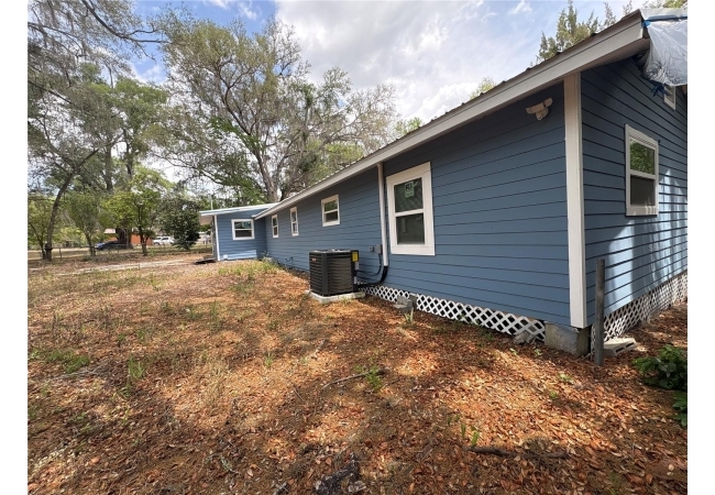 312 SE 49TH DR House photo 19