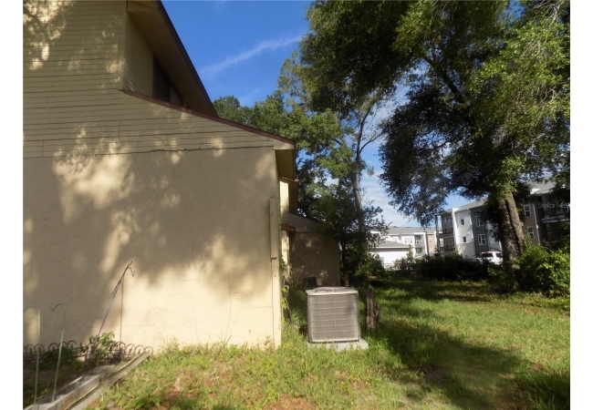 1110 SW 62 TER #A,B,C,D,E and F House photo 8