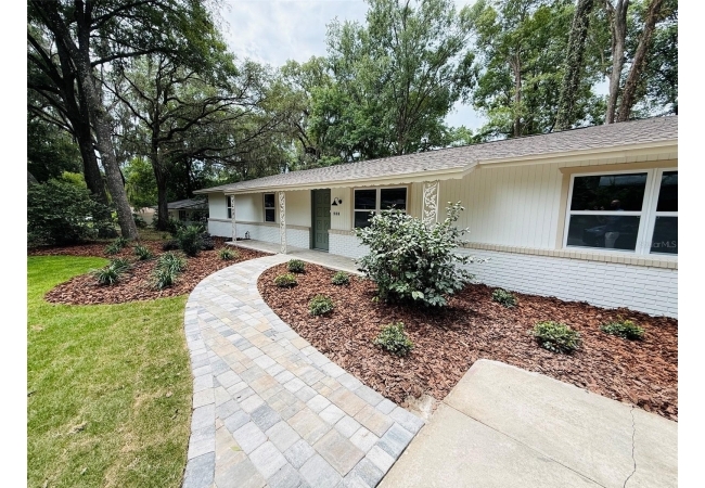 900 NW 39TH DR House photo 4