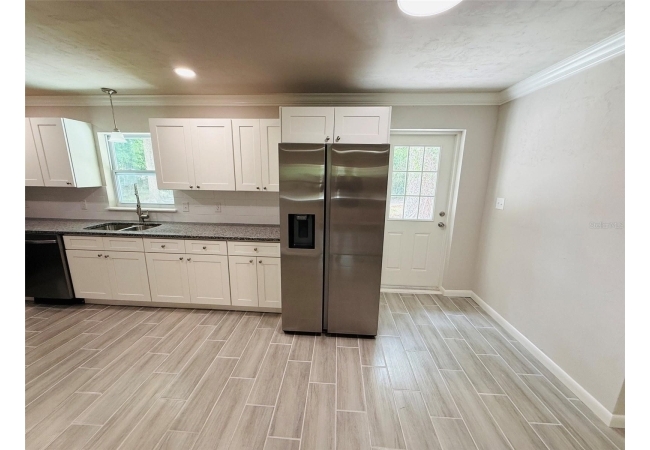 900 NW 39TH DR House photo 8