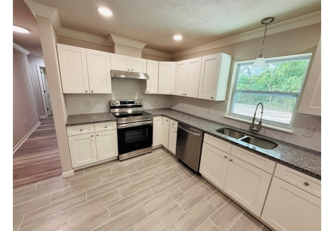 900 NW 39TH DR House photo 10