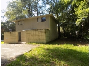 713 SW 69 ST