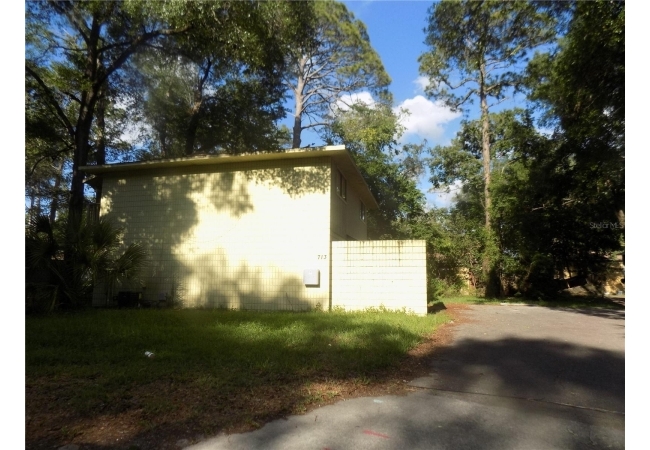 713 SW 69 ST House photo 4