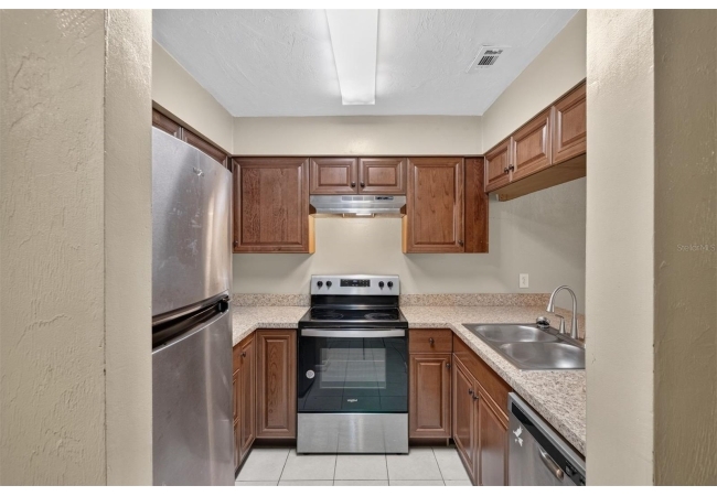 2735 SW 35TH PL #2004 Condo photo 5