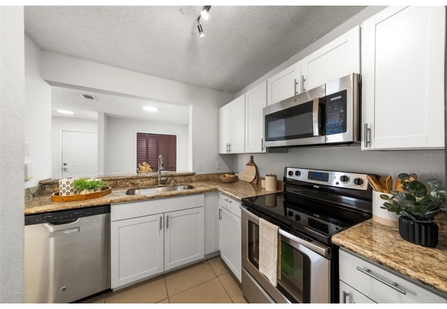 3705 SW 27TH ST #1117 Condo photo 12