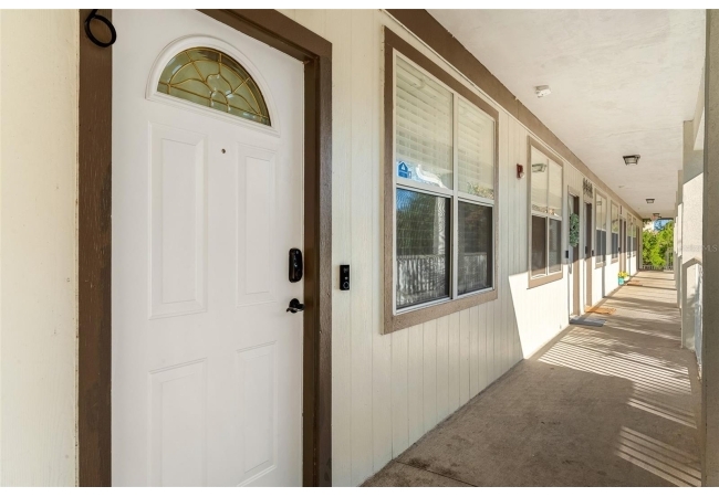 6519 W NEWBERRY RD #A6 Condo photo 2