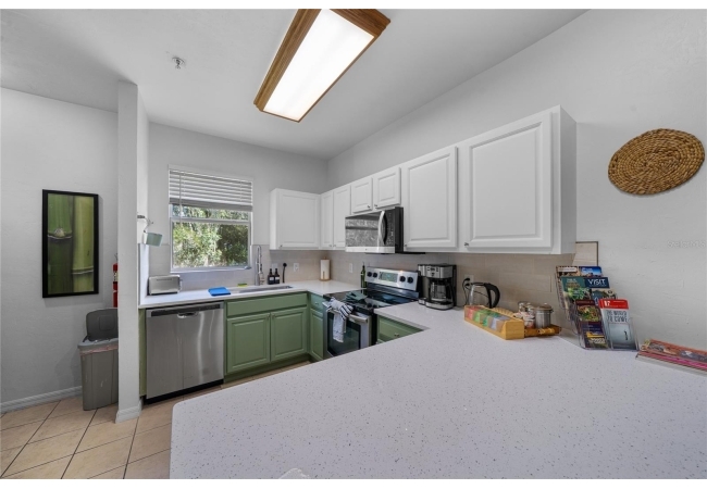 6519 W NEWBERRY RD #A6 Condo photo 9