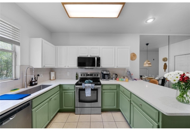 6519 W NEWBERRY RD #A6 Condo photo 10
