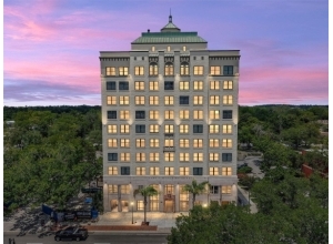 408 W UNIVERSITY AVE #7B