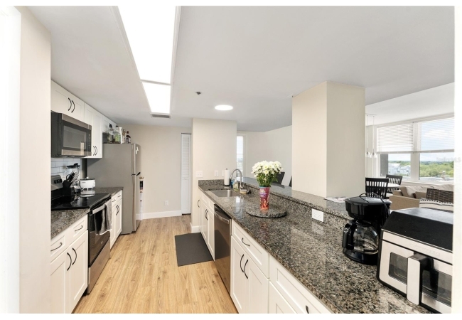408 W UNIVERSITY AVE #7B Condo photo 16
