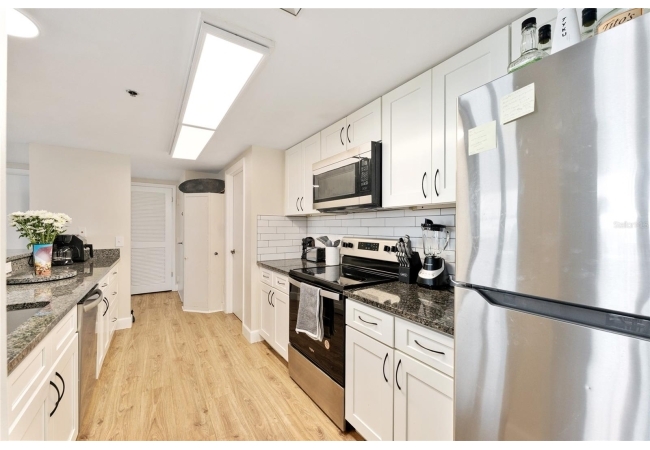 408 W UNIVERSITY AVE #7B Condo photo 18