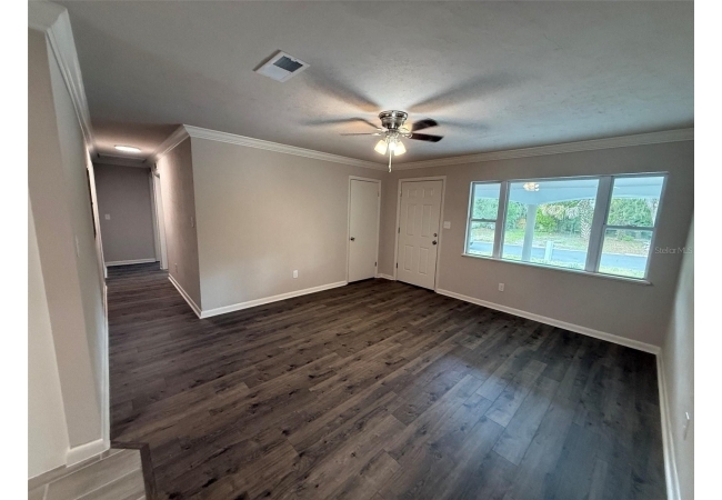1239 SE 18TH TER House photo 4