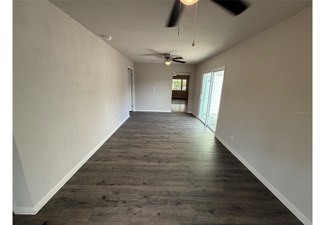 1239 SE 18TH TER House photo 6