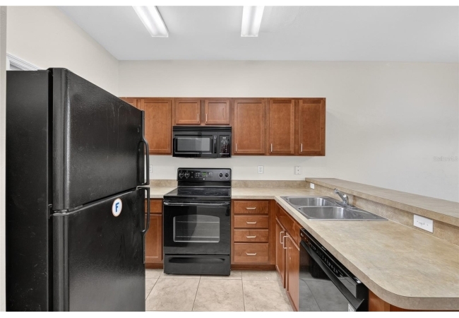 2927 SW 35TH PL #115 Condo photo 3