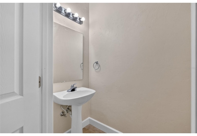2927 SW 35TH PL #115 Condo photo 13