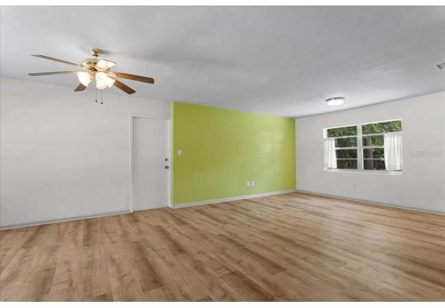 1302 NE 14TH TER House photo 19