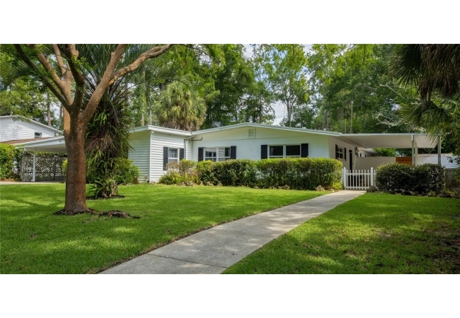 4204 NW 19TH PL House photo 1