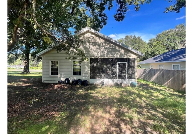 15704 NW 140TH ST House photo 3