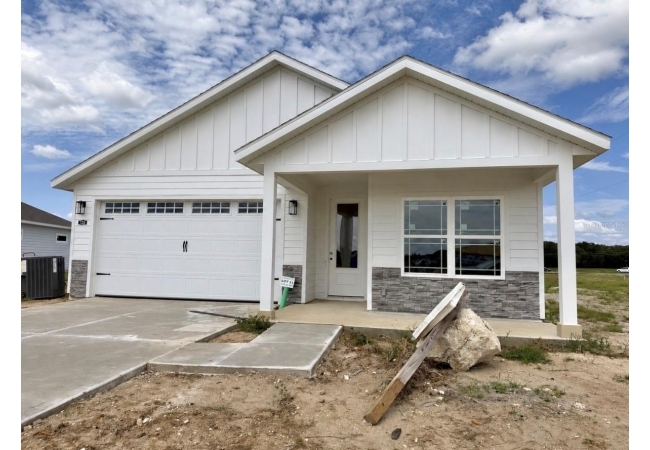 122 SW 212TH DR House photo 1