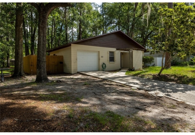 2902 NW 39TH PL House photo 2