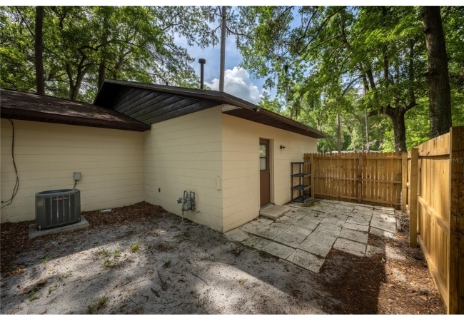2902 NW 39TH PL House photo 14