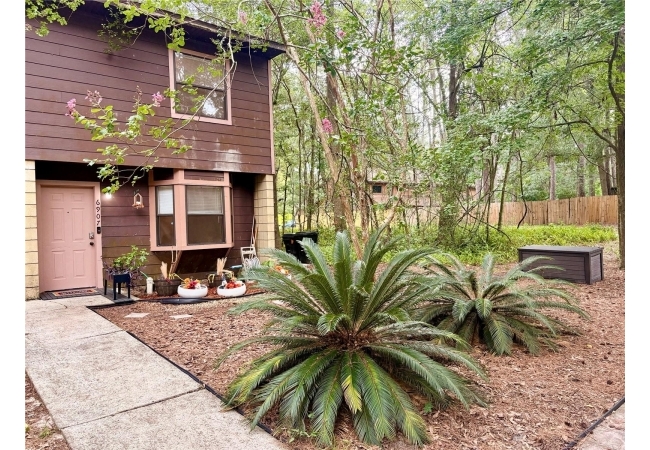 6907 SW 44TH AVE Condo photo 1