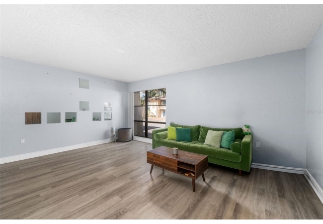 2811 SW ARCHER RD #P131 Condo photo 3