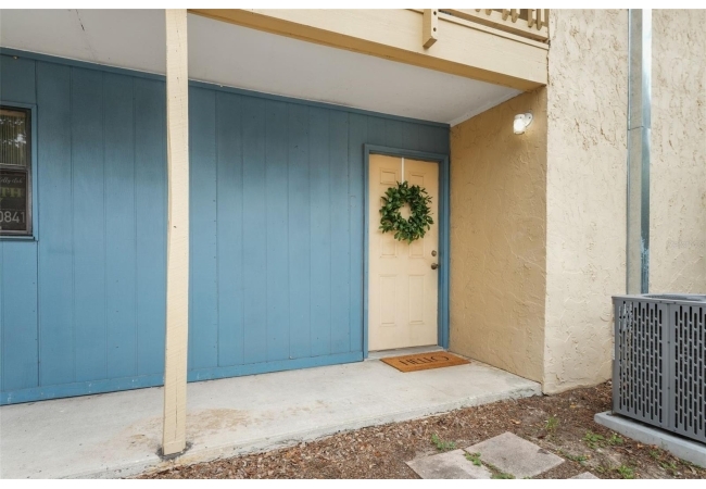 2811 SW ARCHER RD #P131 Condo photo 1