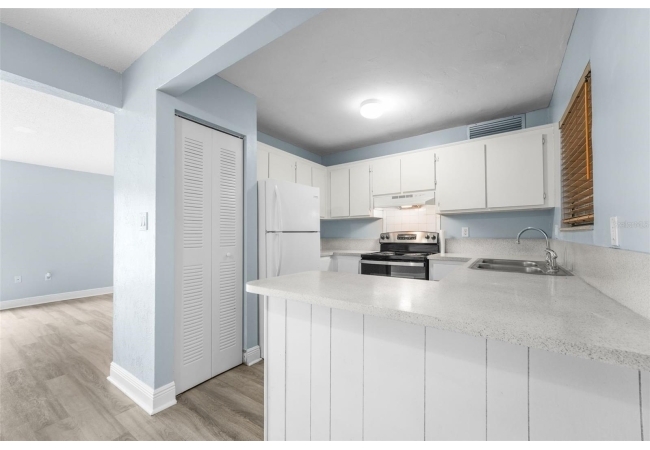 2811 SW ARCHER RD #P131 Condo photo 17