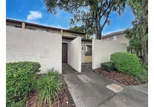 2508 SW 35TH PL #A6 Condo photo 2