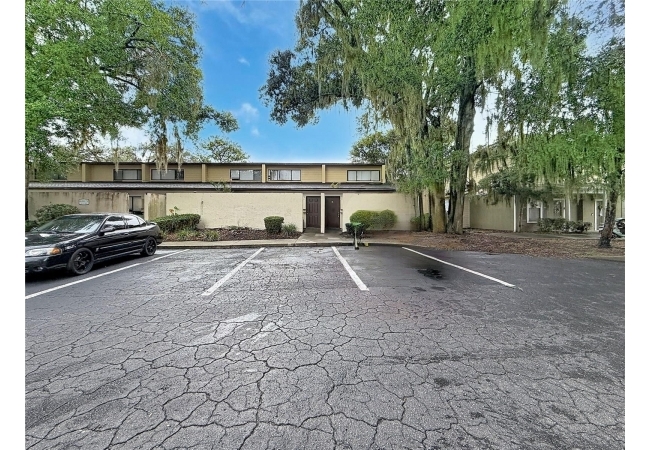 2508 SW 35TH PL #A6 Condo photo 3