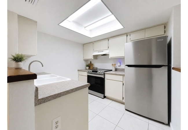 2508 SW 35TH PL #A6 Condo photo 6