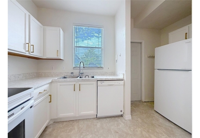 3920 SW 20TH AVE #1306 Condo photo 9