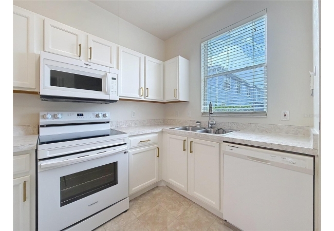 3920 SW 20TH AVE #1306 Condo photo 10