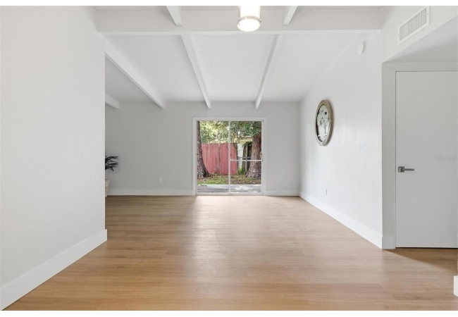 2832 NE 11TH TER House photo 6