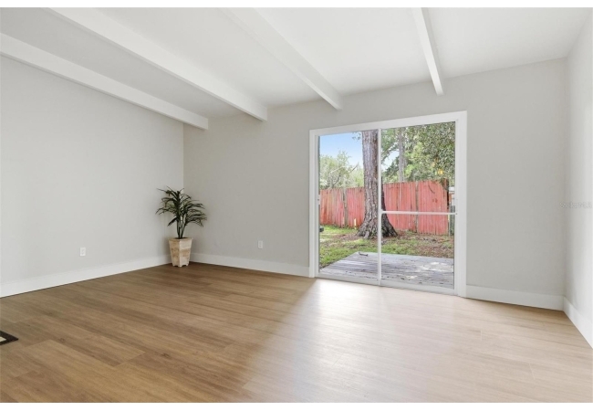 2832 NE 11TH TER House photo 14