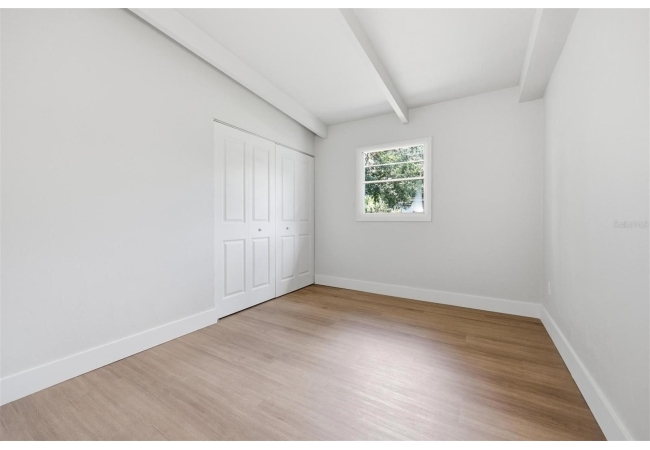 2832 NE 11TH TER House photo 24