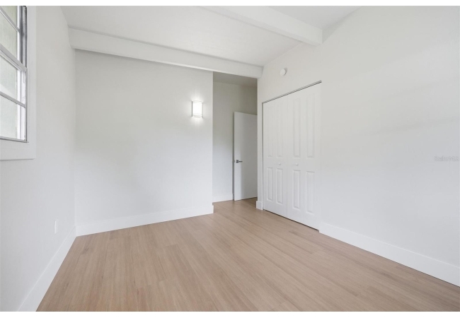 2832 NE 11TH TER House photo 26